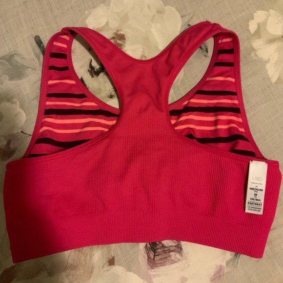 NEW! Reversible Seamfree Sports Bra! - Picture 7 of 9
